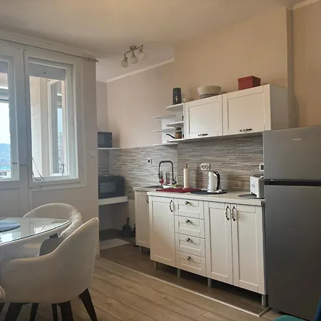 Red Square Apartamento Pirot